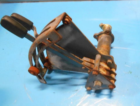 USED KUBOTA M4030, M4050 HYDRAULIC LIFT CONTROL LEVERS