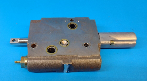 Agco , MASSEY FERGUSON 3796029M3 ,3790612M1 Directional Control Valve BOSCH