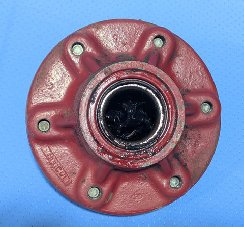 USED WHEEL HUB New Holland 640 644 648 650 654 658 660 664 678 688 853 855 86635391