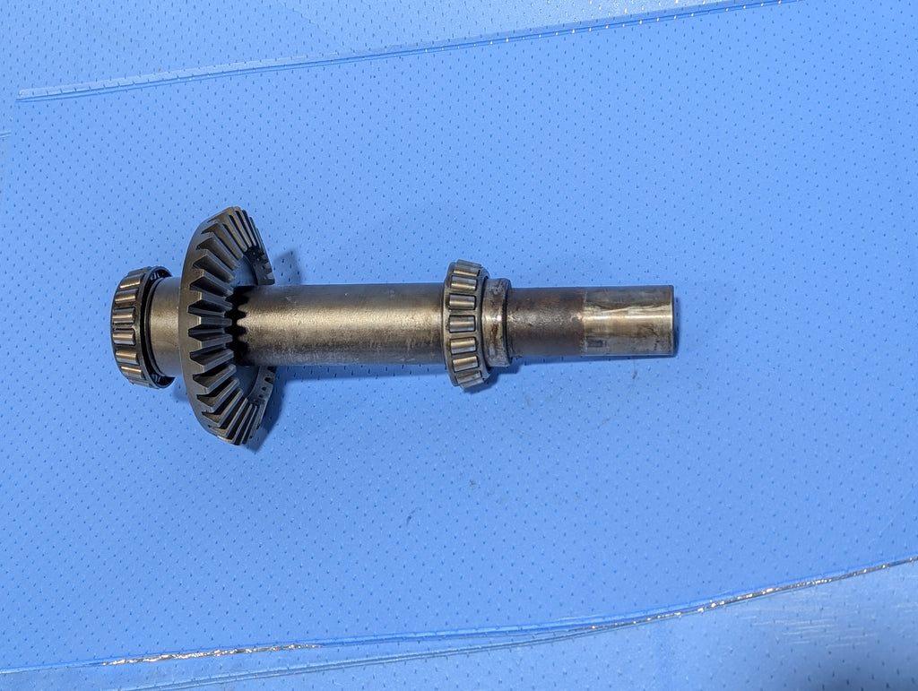 USED  NEW HOLLAND 87358644 SHAFT WITH 87358988 GEAR, HM236,