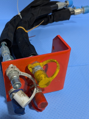 Kubota K2581-66220 HYDRAULIC COUPLERS WITH LOADER BRACKET & HOSES