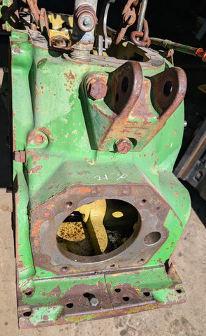 JOHN DEERE 2130 TRANSMISSION DIFFERENTIAL HOUSING WITH CONTENTS