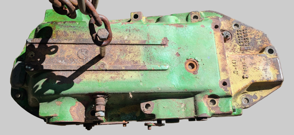 John Deere 2030, 2130 Hydraulic Lift Cover Assy L31272,