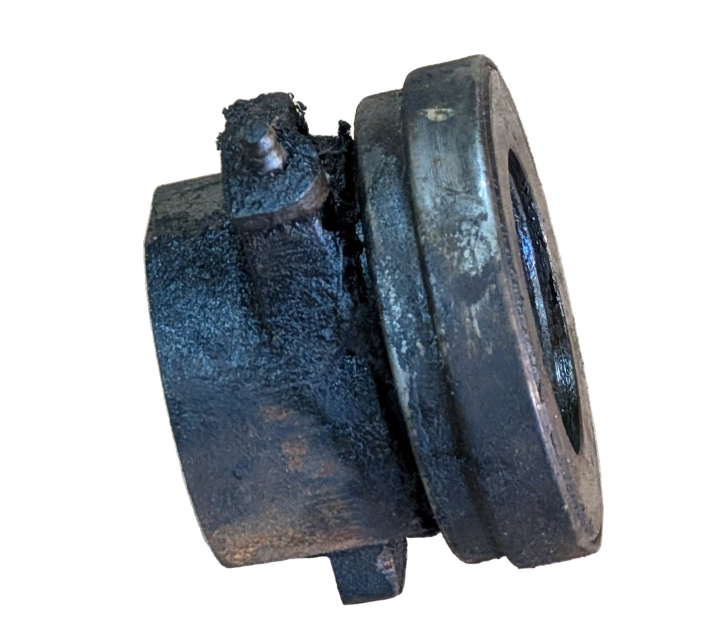 USÉD  JOHN DEERE 2130 THROW OUT BEARING CARRIER