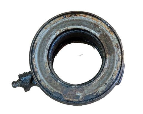 USÉD  JOHN DEERE 2130 THROW OUT BEARING CARRIER