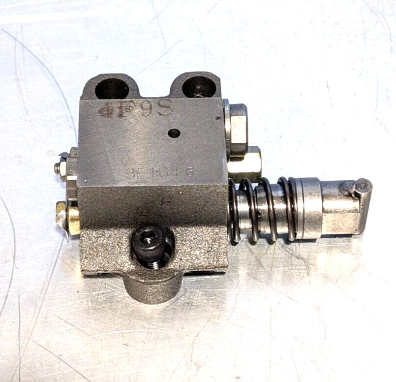 ROCKSHAFT CONTROL VALVE - 670 JOHN DEERE 790:  AM876759       (tl)