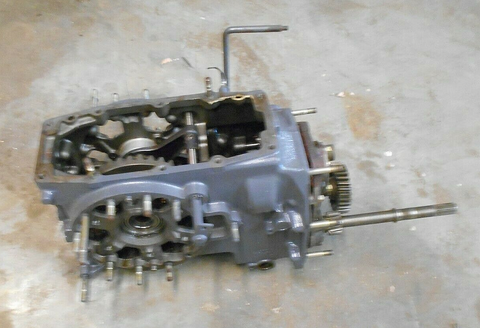 USED Kubota L4200 REAR DIFFERENTIAL CASE WITH 31351-26100 Rear Diff AND PINION GEAR