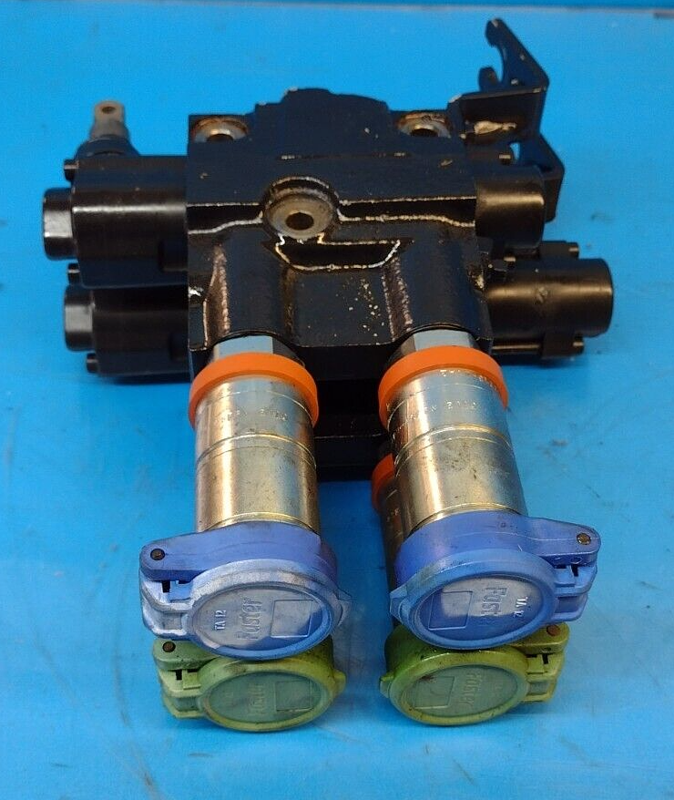 USED--CASE IH NEW HOLLAND DOUBLE REAR REMOTE VALVE ASSEMBLY 47829237 C ...