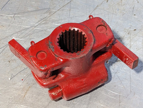 Used Hub Assembly fits 411 New Holland Dìscbine 9823247 769084