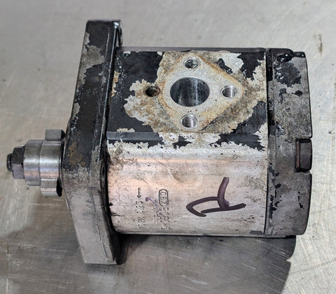USED 84530167 PUMP, HYDRAULIC 91838765, NEW HOLLAND TN75