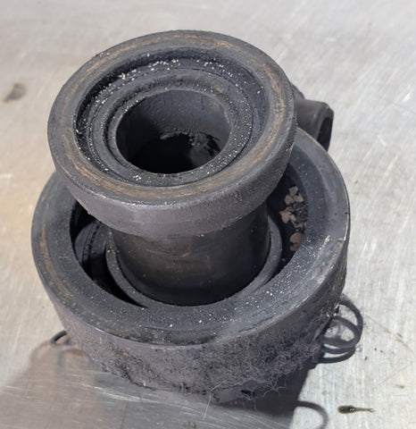 USED 5171609 SLEEVE BEARING CARRIER Clutch 5191807 PTO SLEEVE TN75