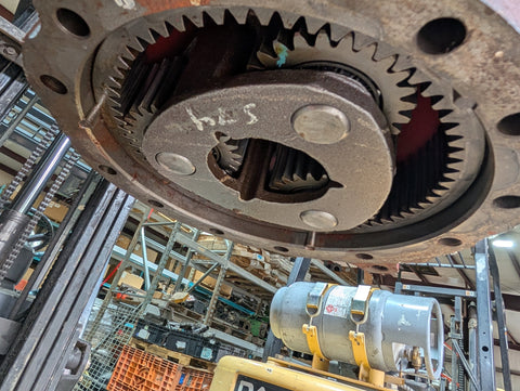 USED INTERNATIONAL 574 AXLE HOUSING - R.H.399803R, 404345R AXLE, 404344R PLANETARY GEAR