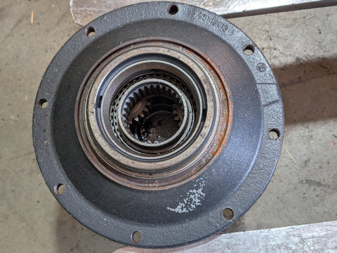 Used Wheel Hub MFWD Inner with gears JX95 New Holland TM115 TM120 TM125 TM130 TM135 TM140 TS90 TS100 TS115 TM135 TS90 TS100 TS115 TS115A 87341362 fits Case IH 5191785