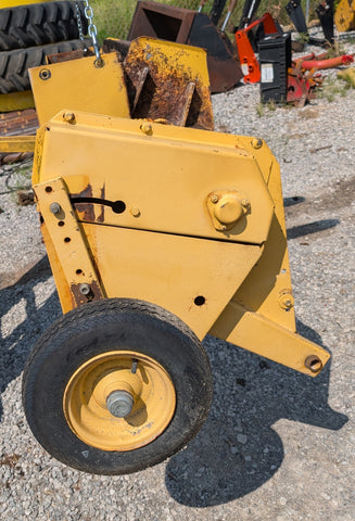 USED New Holland 640,644,648, 654 Wide Pickup, MISSING ONE BAND