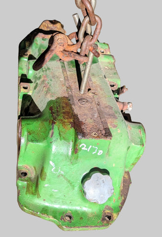 John Deere 2030, 2130 Hydraulic Lift Cover Assy L31272,