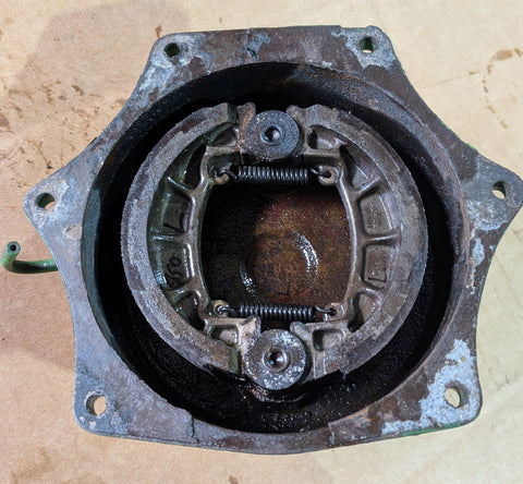 JOHN DEERE 850 BRAKE HOUSING - L.H. CH10979 with brake