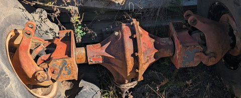 USED DITCH WITCH 5010 FRONT AXLE