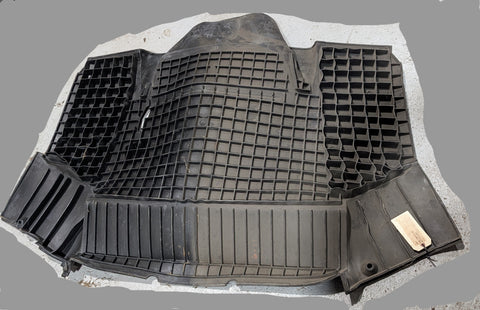 AGCO MASSEY FERGUSON CHALLENGER 4270012M1 RUG FLOOR MAT