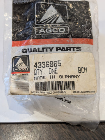 AGCO WHITE, AGCO ALLIS Part Number 4336965 RETAINER SAME - 4336965 - HALTER
