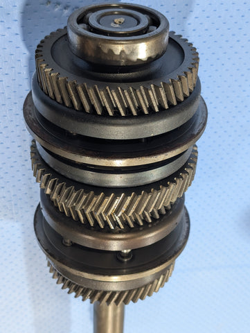 USED 1070 JOHN DEERE SHAFT M804508 with SYNCHRONIZERS AM878648 and GEARS