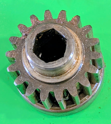 USED Agco , NEW IDEA, Massey Ferguson 526991 Gear/Spur 18 TOOTH