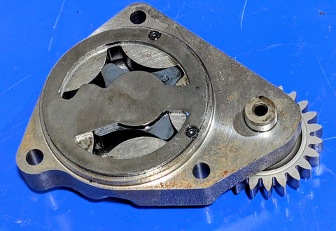 Used Engine Oil Pump Fits Case SR220 SR250 SV250 SV300 TR320 TV380 fits New Holland 5801365117...
