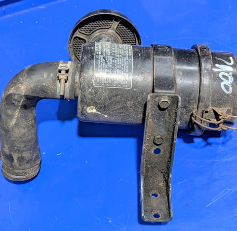 Used Air Cleaner Assembly fits Kubota B4200 B5100 B6100 B7100 15372-11016