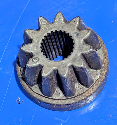 USED Kubota L2501-L3800 Tractor Lower MFWD Drive Gear TD030-13200