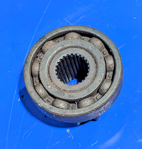 USED Kubota L2501-L3800 Tractor Lower MFWD Drive Gear TD030-13200