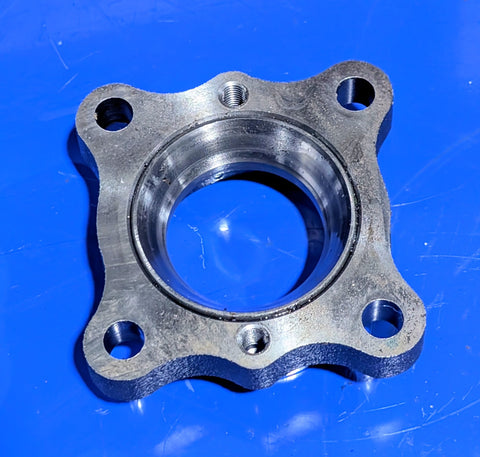 USED L2501 Kubota #37300-22150 CASE, BEARING