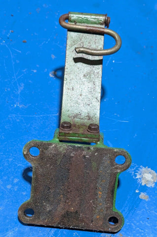 Bracket center Link LVA801810 with Am878041
