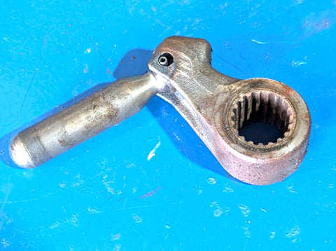 CH15124 CH15127 John Deere 670, 790 Bell Crank and rod