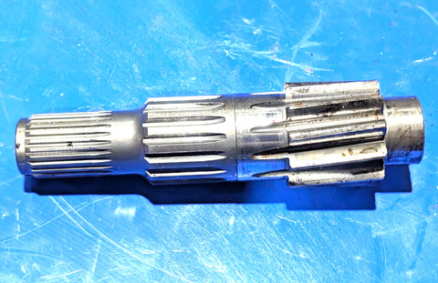 Kubota L2501 L3200 L3700 L3800 OE RH Gear Shaft TC220-26712