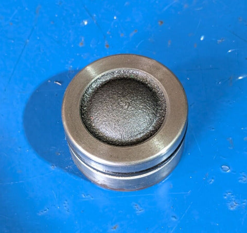 CYLINDER HEAD PISTON - JOHN DEERE 670 ,790:  M803222