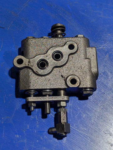 Kubota L2501 ASSY VALVE,CONTR Part # YW652-00100 -VALVE,ASSY(CONTROL)