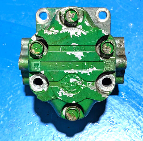 AM876750  John Deere 670, 770 Hydraulic Pump