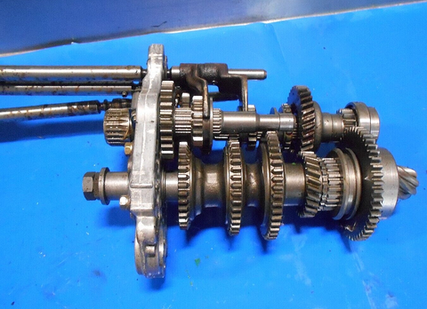 USED JOHN DEERE 670 TRANSMISSION CLUSTER-GEARS ARE GOOD-SHIFT RAILS ARE RUSTY