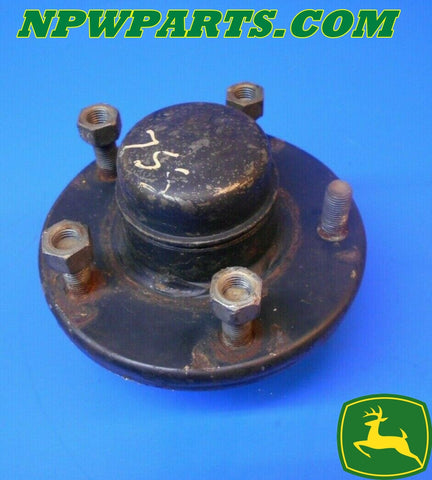 USED FRONT HUB - JOHN DEERE 655, 755, 855 AM101942 , M91398 hub cap