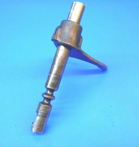 JOHN DEERE 670, 790 PTO Shaft shift M803105 fork M803104